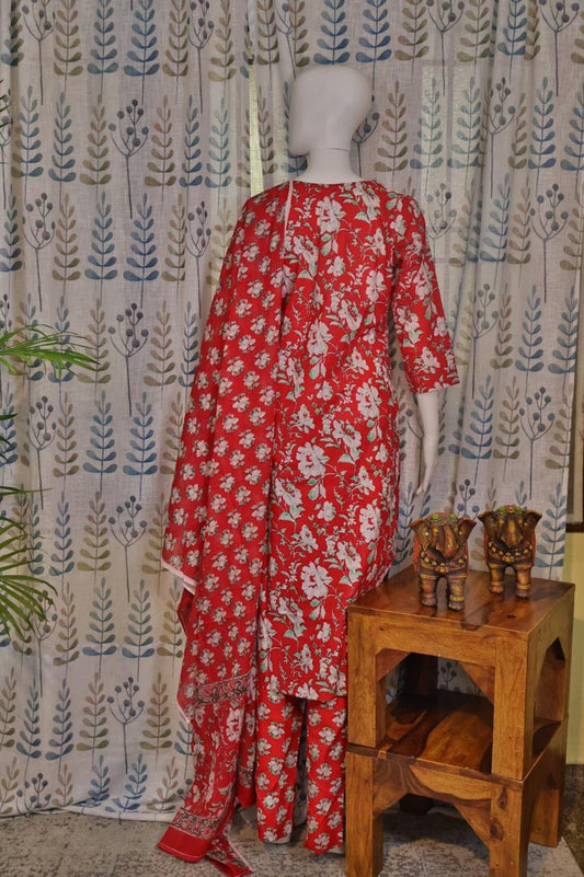 Red Digital Floral Cotton Kurti Set with Dupatta & Pant