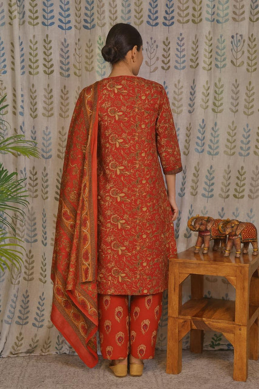 Red Cotton Kurti Set with All-Over Print & Mul Dupatta