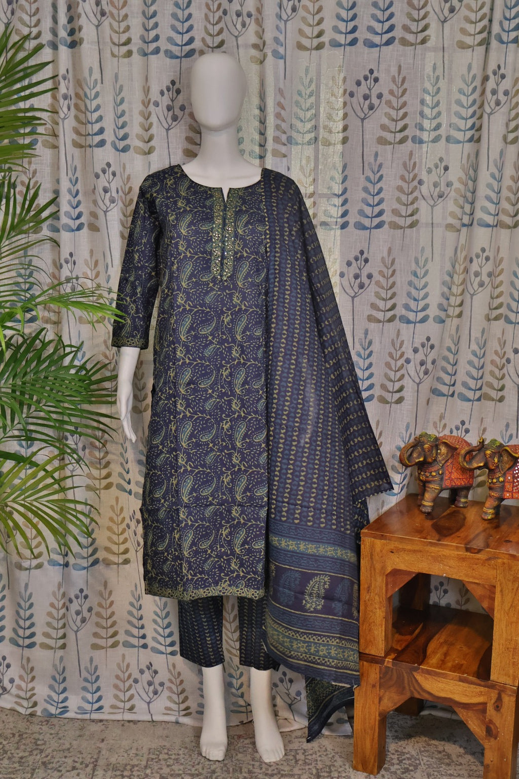 Blue Cotton Kurti Set with Digital Print & Zari Neckline