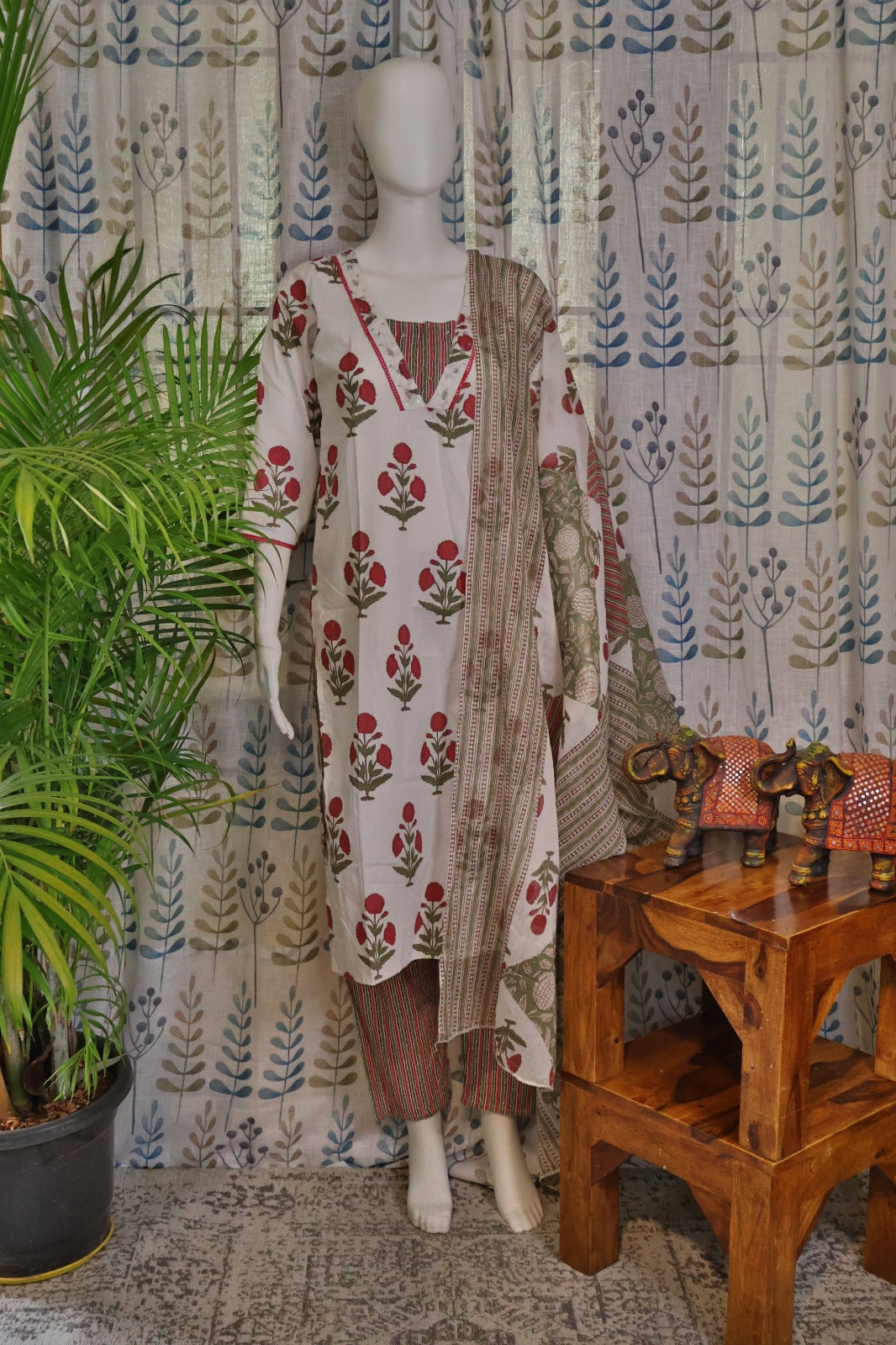Pink Cotton Kurti Set with Floral Print & Lace Work – 3PC
