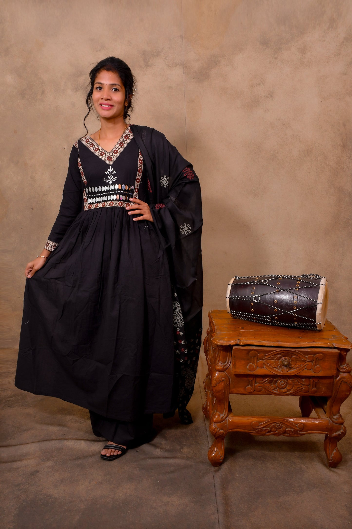 Black Cotton 3-Piece Set for Women with Mirror