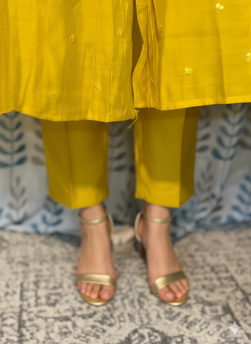 Function Wear 3-Piece Set in Leaf Embroidary design in Yoke & Sleeve. It comes with similar design in Dupatta.