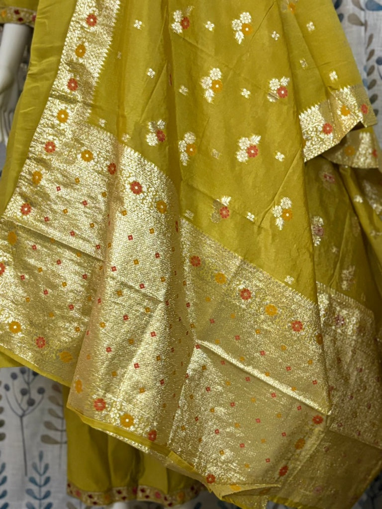 Party Wear 3-Piece Set in Pearl & Thread Work in Yoke & Sleeve made of Silk Cotton. It comes with Beautiful Printed Design in Dupatta.