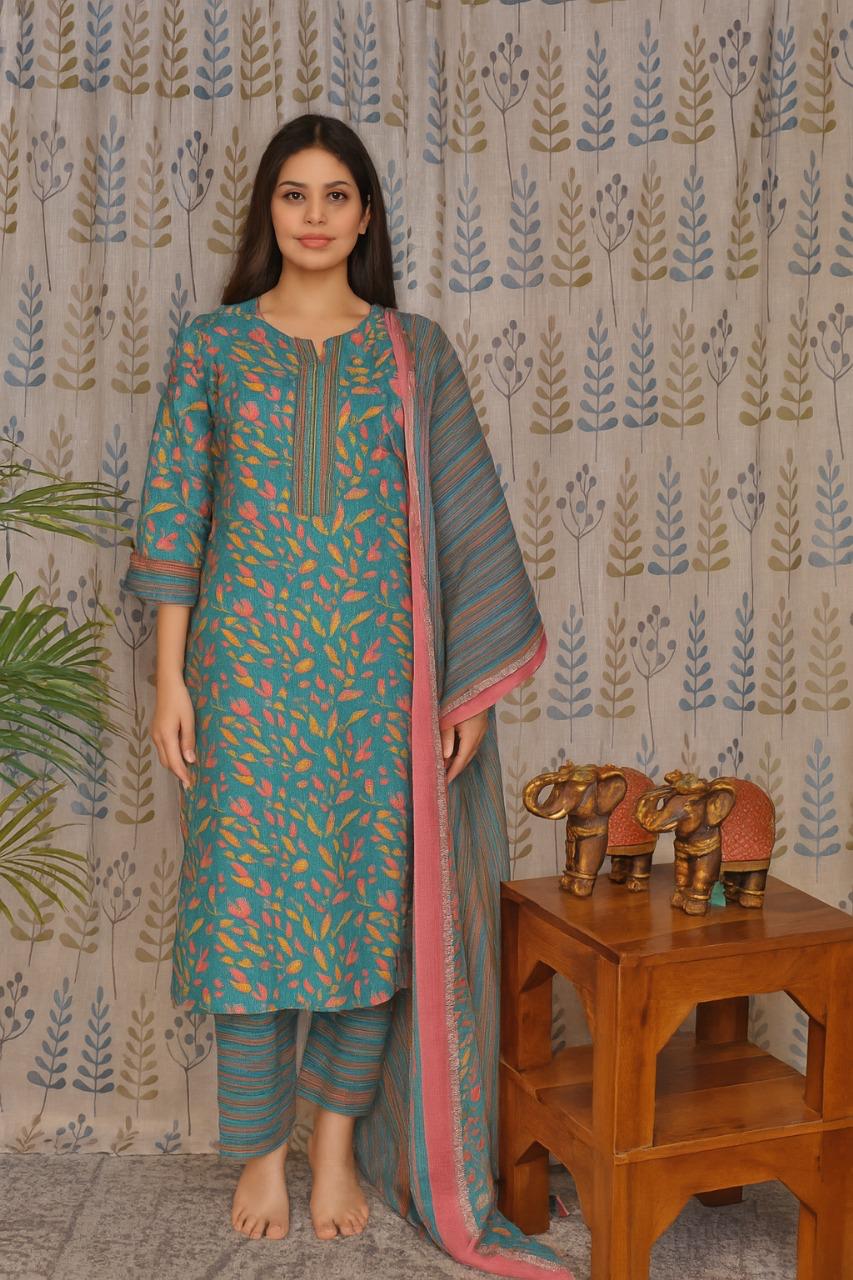 Close-up of Chinese collar and floral pattern on pink cotton kurti