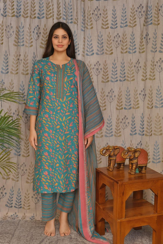 Close-up of Chinese collar and floral pattern on pink cotton kurti