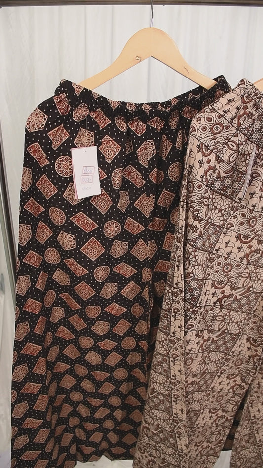 Jumbo Pants with Ajarak Prints