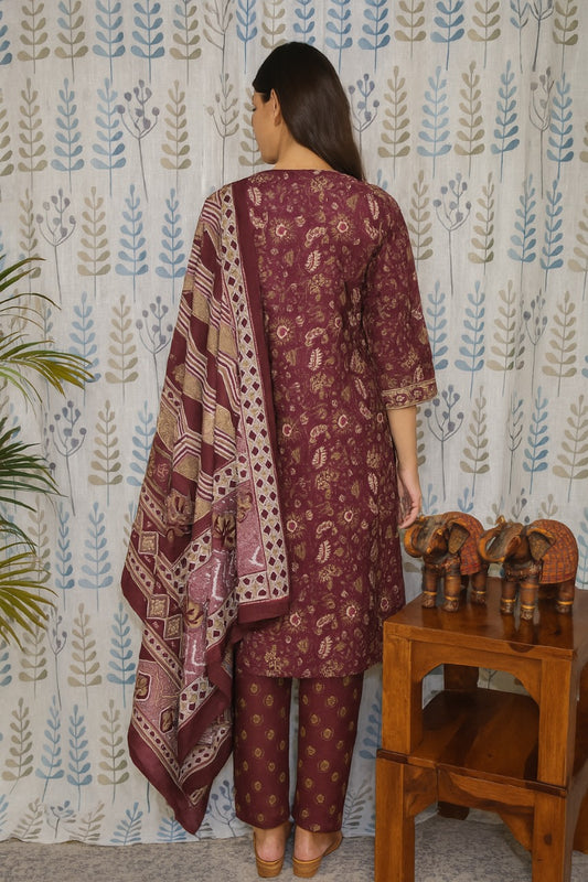 Printed violet cotton kurti with round neck and 3/4 sleeves